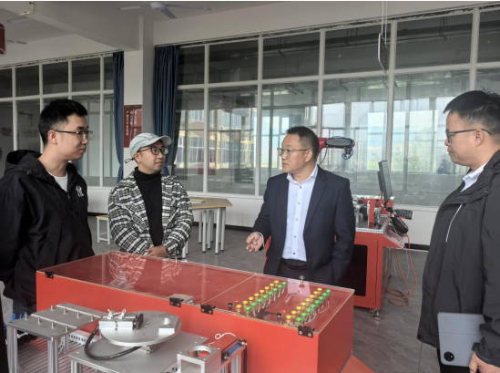 铜仁职业技术大学工学院赴松桃职校开展交流